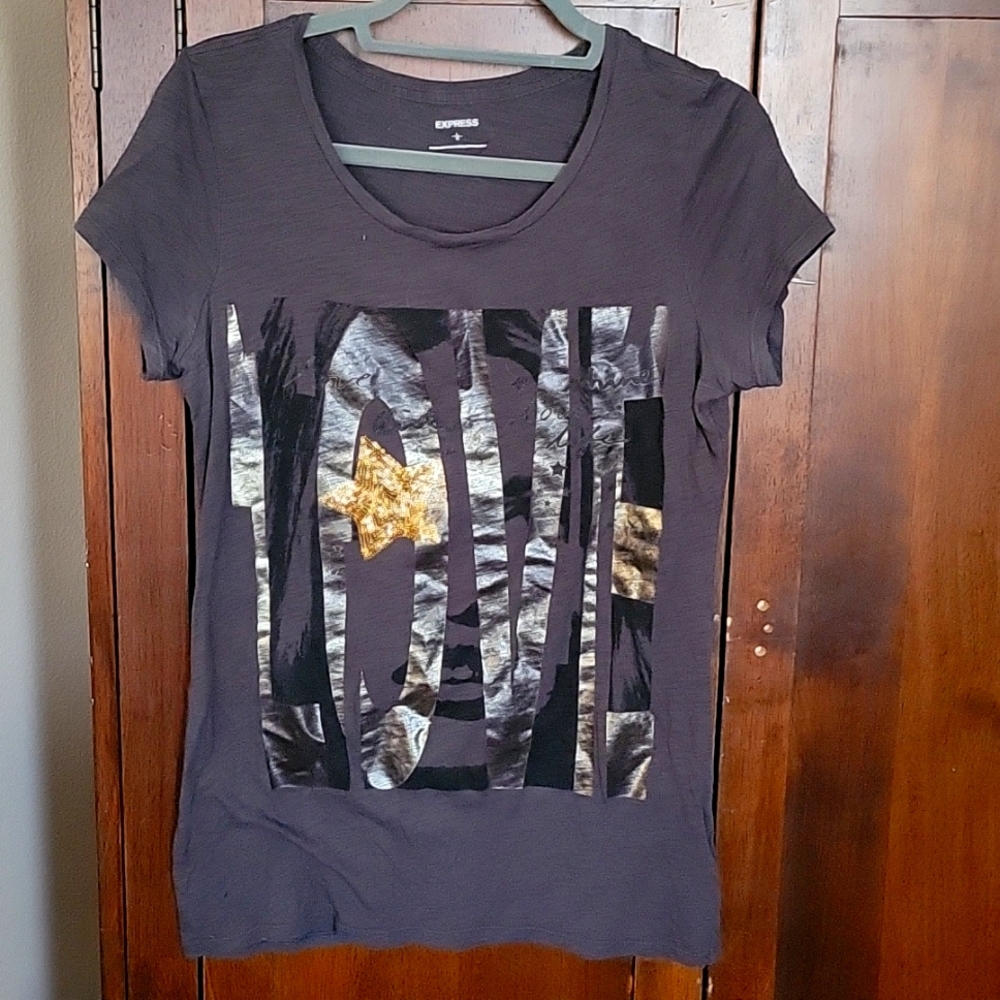 Womans tee